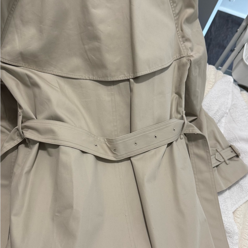 Burberry Light Tan Trench Coat with Check Lining - Picture 7 of 13
